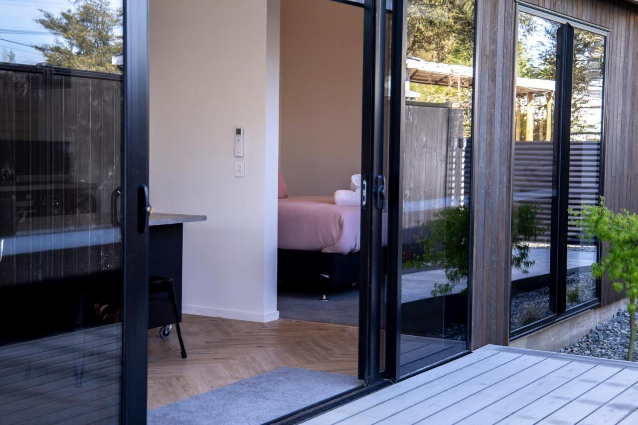 Magic On Maryburn - The Pink Room Twizel Exteriör bild